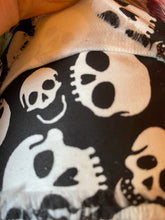 Load image into Gallery viewer, Onyx  1in. Skull Twill